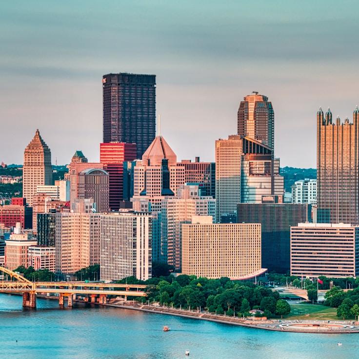 Parents evaluating schools in Germany